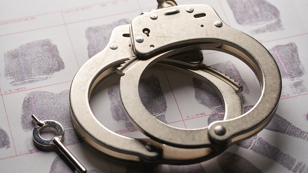 高空抛物被判刑， 传递 “罪与罚” 的 清晰信号